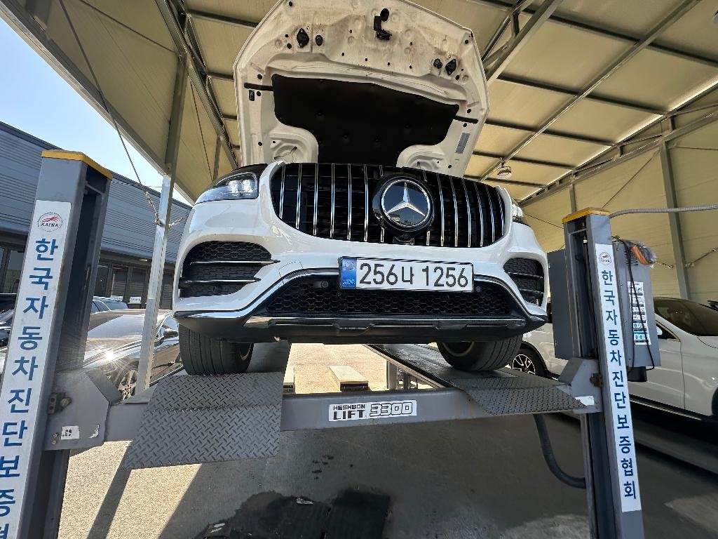 MERCEDES-BENZ GLS - View 1