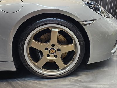 صورة 6 لـ 2021 Porsche 718