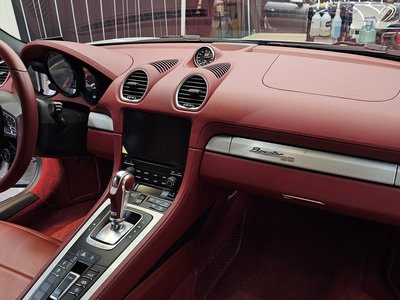 صورة 5 لـ 2021 Porsche 718