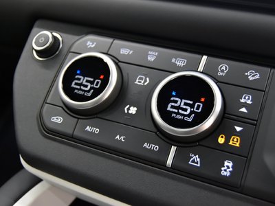 2025 LAND Rover DEFENDER 缩略图 23