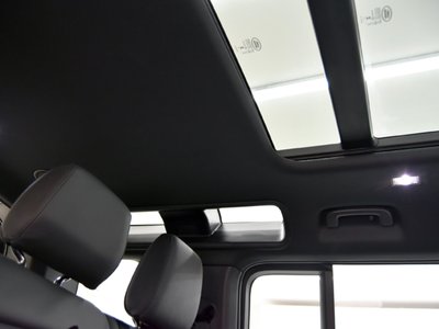 2025 LAND Rover DEFENDER 缩略图 31