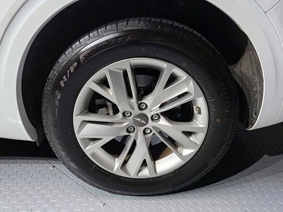 صورة 8 لـ 2021 Genesis GV70