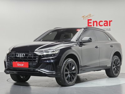 AUDI Q8 - 1