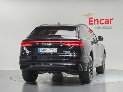 AUDI Q8 - 3