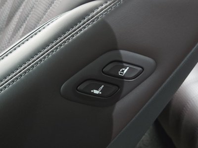 2021 Genesis GV70 — миниатюра 27