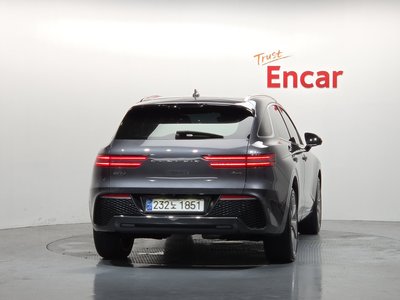 صورة 4 لـ 2021 Genesis GV70