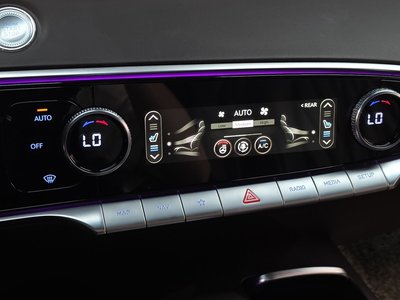 2021 Genesis GV70 — миниатюра 29
