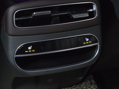 2021 Genesis GV70 — миниатюра 28