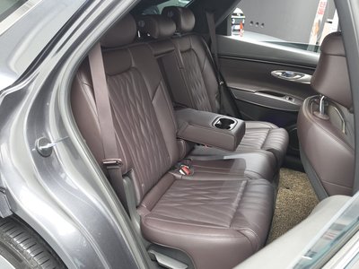 2021 Genesis GV70 — миниатюра 17