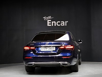 MERCEDES-BENZ E-CLASS - 3