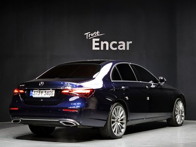 MERCEDES-BENZ E-CLASS - 4