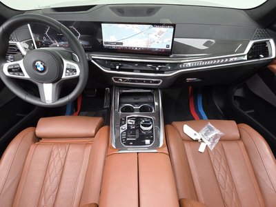 صورة 5 لـ 2025 BMW X7