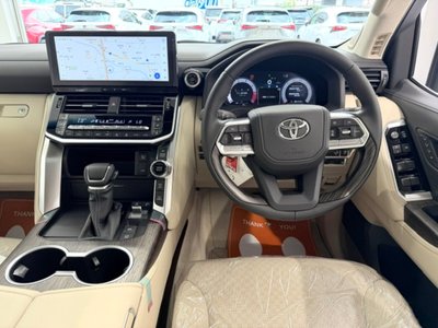 صورة 2 لـ 2025 Toyota LAND CRUISER 300