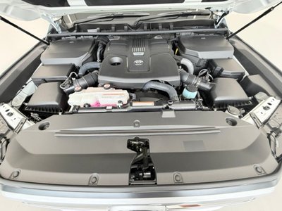 صورة مصغرة 79 لـ 2025 Toyota LAND CRUISER 300