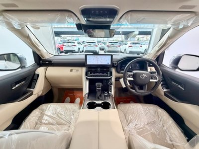 صورة مصغرة 42 لـ 2025 Toyota LAND CRUISER 300
