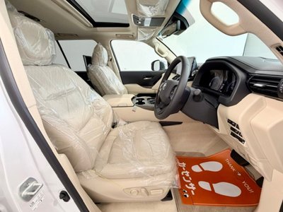 صورة 4 لـ 2025 Toyota LAND CRUISER 300