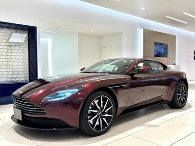 ASTON MARTIN DB11 - 5
