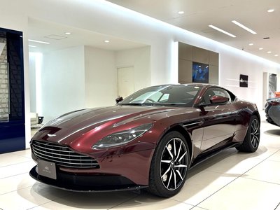 ASTON MARTIN DB11 - 4