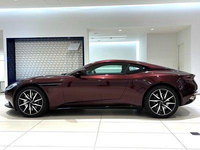 ASTON MARTIN DB11 - 10