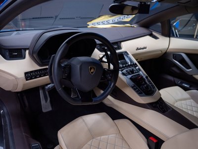 LAMBORGHINI AVENTADOR - 6