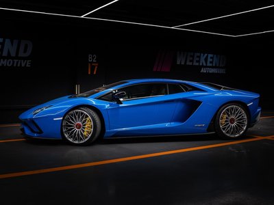LAMBORGHINI AVENTADOR - 2
