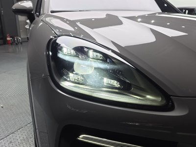 2023 Porsche CAYENNE photo 9