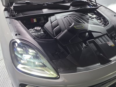 2023 Porsche CAYENNE photo 7