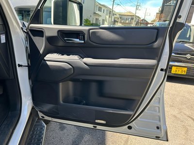 2025 Toyota LAND CRUISER 250 thumbnail 32