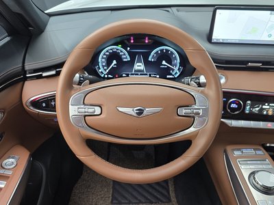2023 Genesis GV70 — миниатюра 13