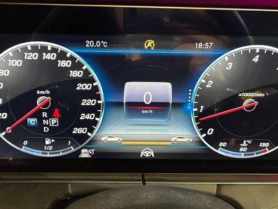 MERCEDES-BENZ E-CLASS - 10