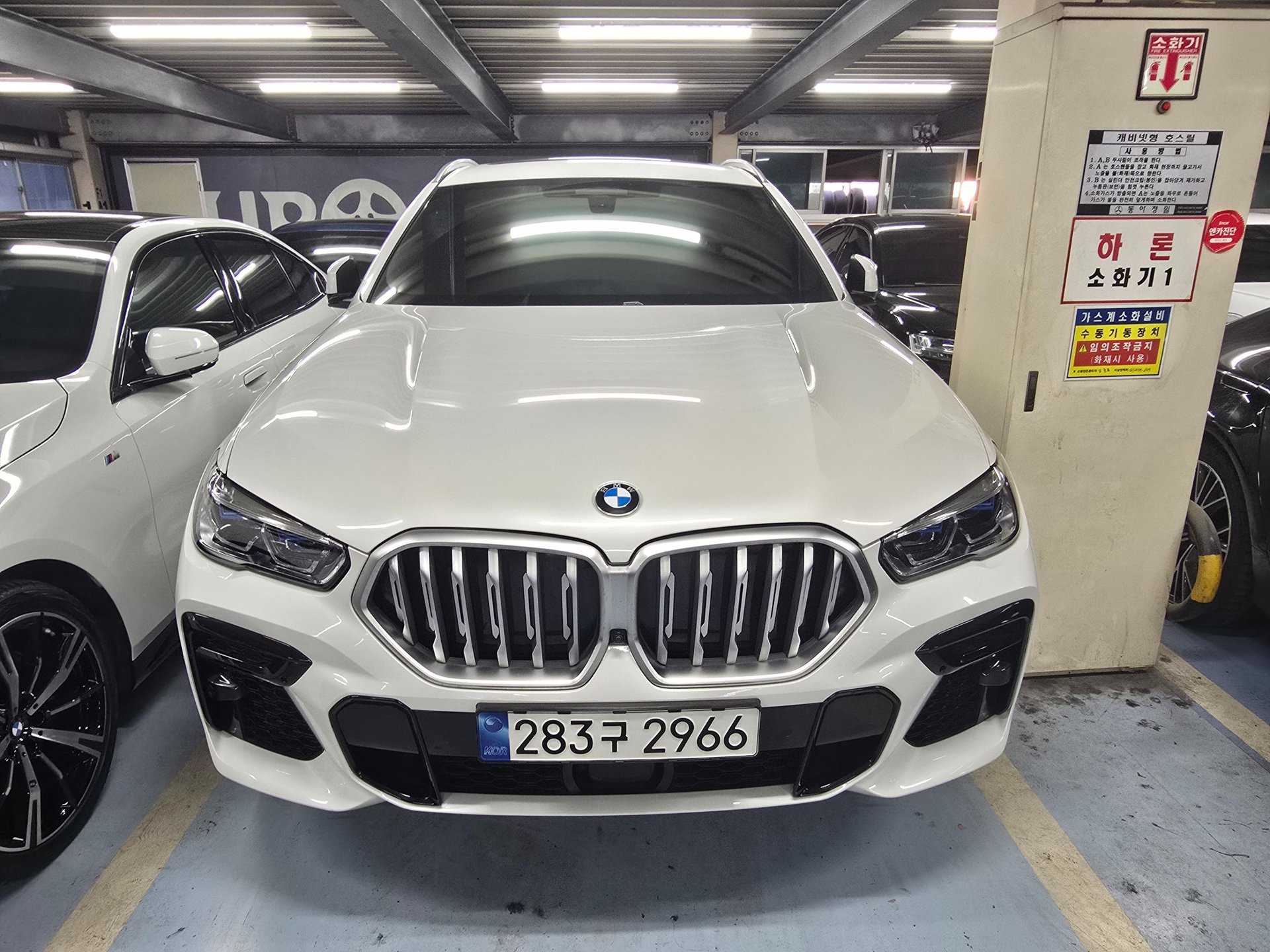 BMW X6 - View 1