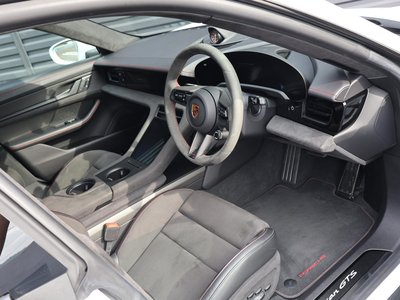 2022 Porsche TAYCAN 缩略图 19