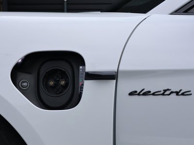 2022 Porsche TAYCAN 缩略图 17