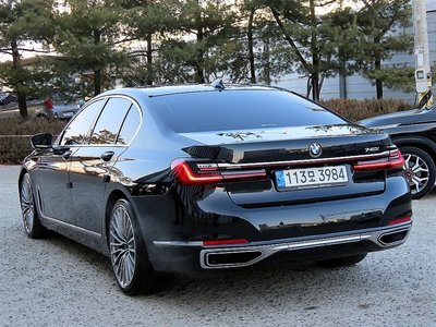 BMW 7 SERIES - 2