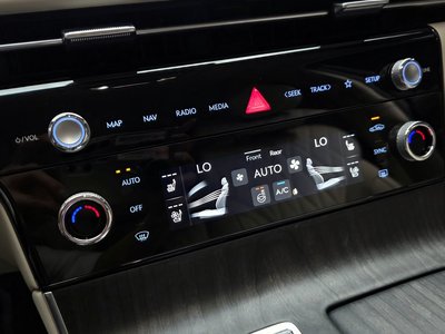 2024 Genesis G80 (RG3) thumbnail 32
