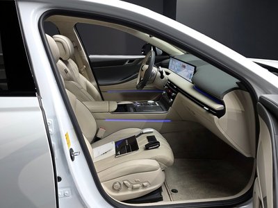 2024 Genesis G80 (RG3) thumbnail 18