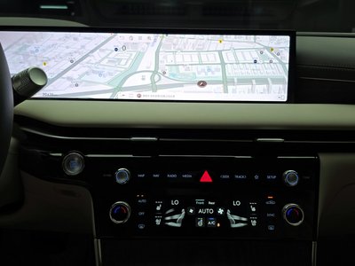 2024 Genesis G80 (RG3) thumbnail 21