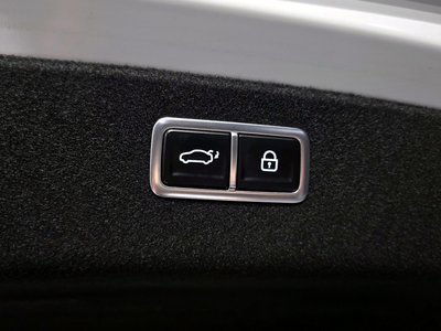 2024 Genesis G80 (RG3) thumbnail 36