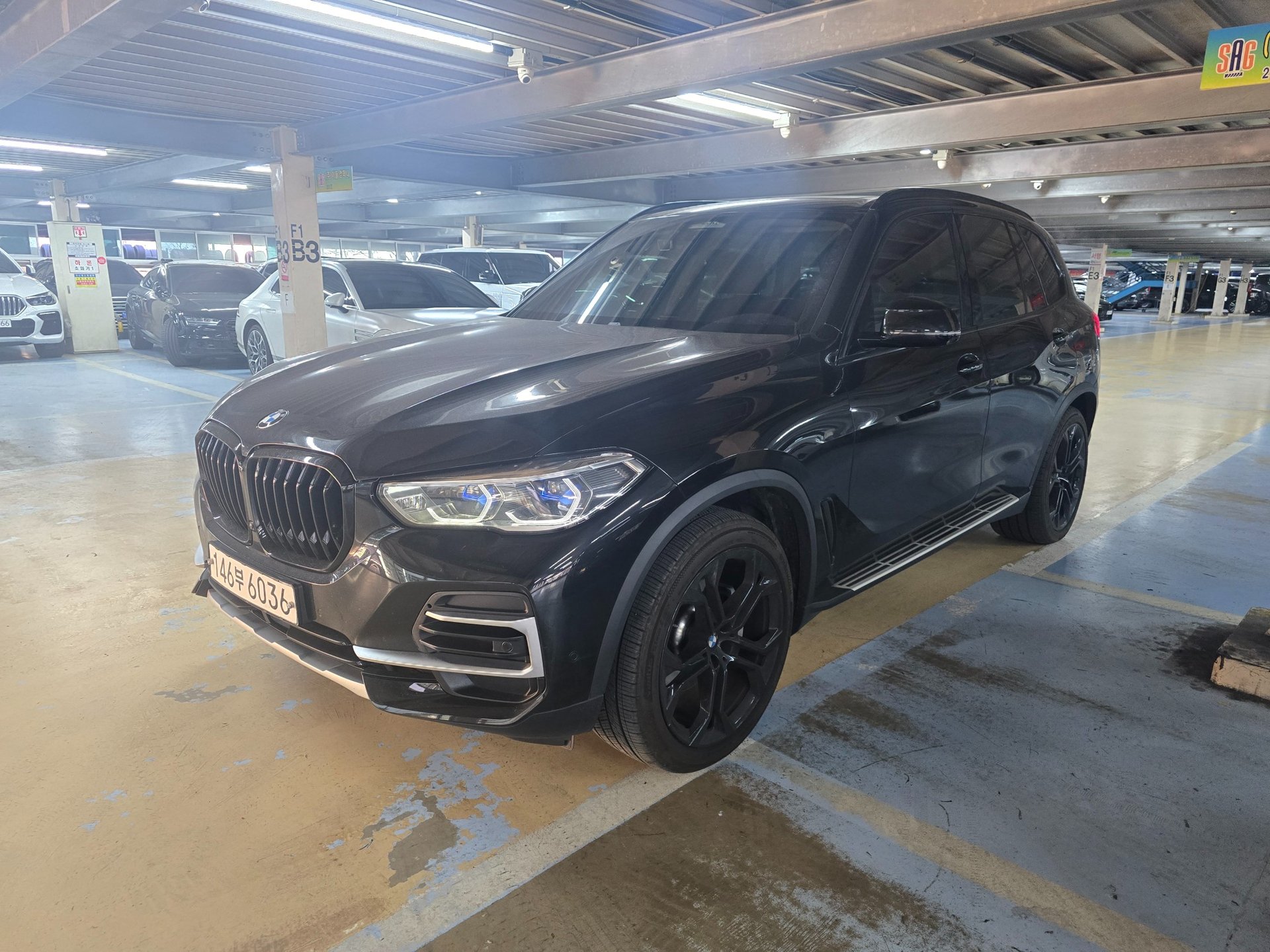 BMW X5 - View 1