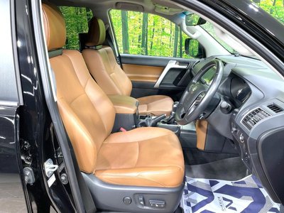 TOYOTA LAND CRUISER PRADO - 8