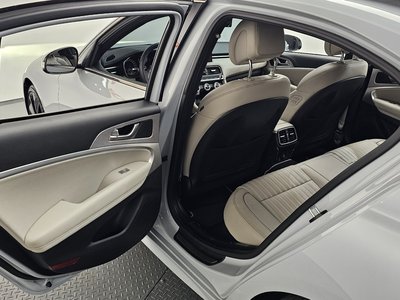 2022 Genesis THE NEW G70 — миниатюра 38