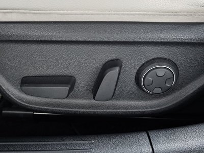 2022 Genesis THE NEW G70 — миниатюра 31