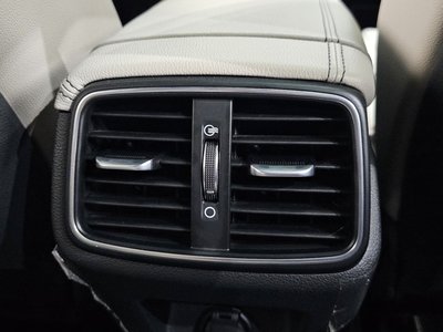2022 Genesis THE NEW G70 — миниатюра 35