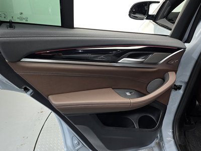 2025 BMW X4 thumbnail 15