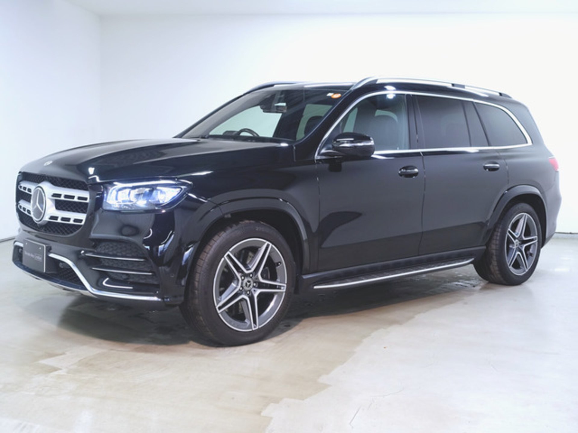 MERCEDES-BENZ GLS - View 1