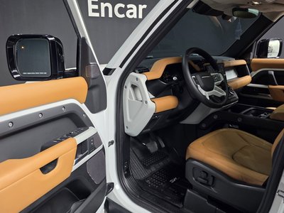 LAND ROVER DEFENDER - 10