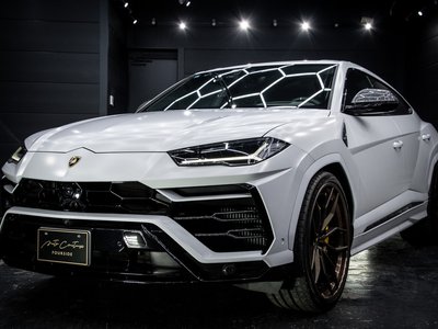 LAMBORGHINI URUS - 9