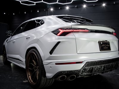 LAMBORGHINI URUS - 7
