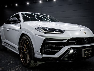 LAMBORGHINI URUS - 5