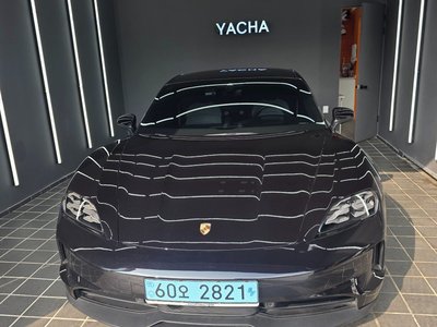 PORSCHE TAYCAN - 2